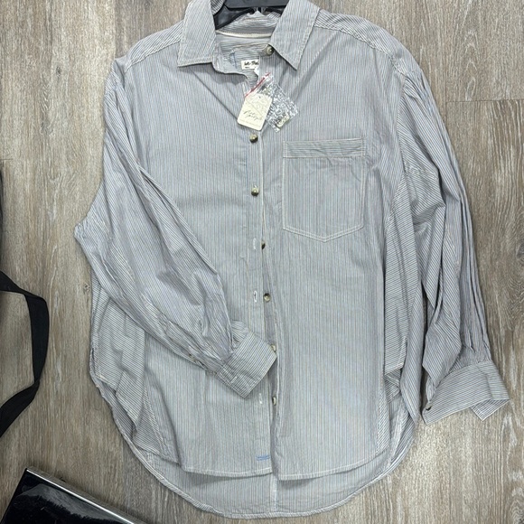 We The Free Tops - We The Free Gray Casual Button Down Shirt NWT